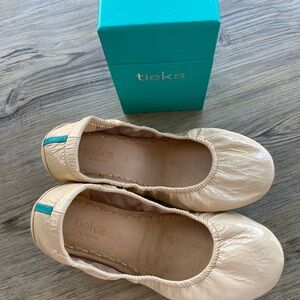 Tieks size 8 Biscotti Patent -used once